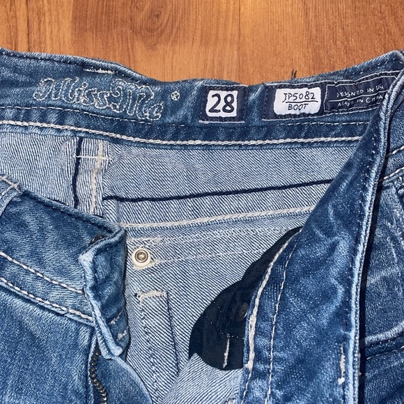 EUC Miss Me Jeans - Picture 3 of 5